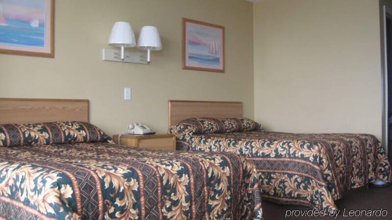 Oceanview Inn - Emerald Isle Room photo